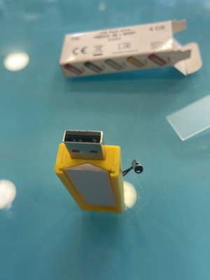 Usb flash 4GB with notebook new