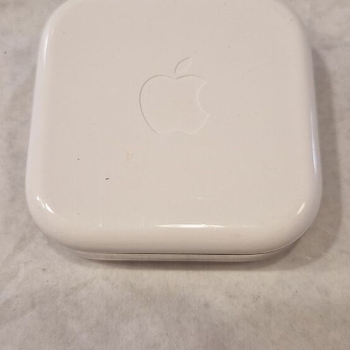 Apple EarPods wired headphones with 3.5mm jack