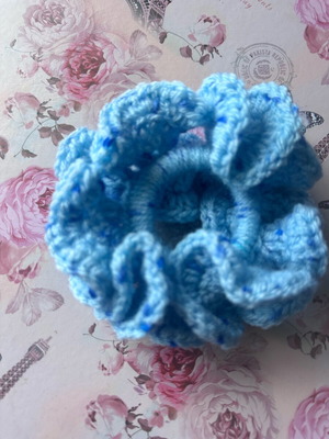 Χειροποίητο πλεκτό scrunchie με βολάν, κατόπιν παραγγελίας, μπλε
