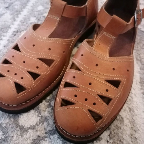 Men's leather sandals with anti-slip sole size 43 new, unworn