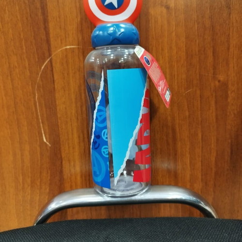 Captain America water bottle with 3D lid, new