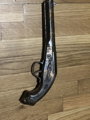 Decorative Flintlock Replica Gun like new