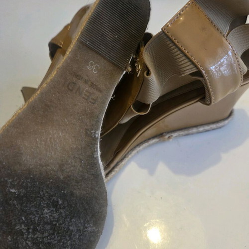 Fendi Carioca Wedge Leather Sandals Like New Size 36 Beige