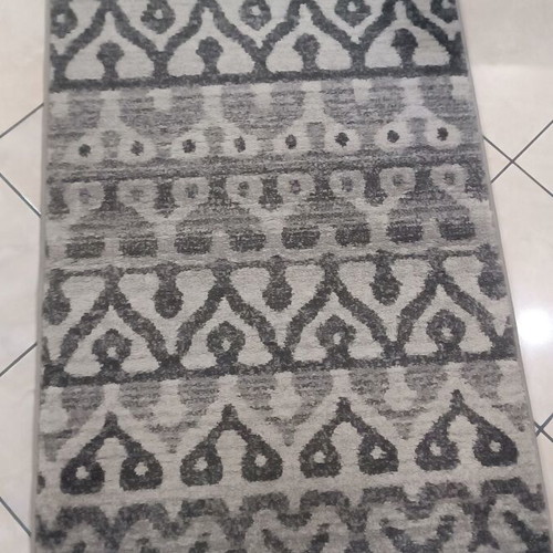 Bedroom rugs like new, 2 rugs 0.50×1.50 and 1 rug 0.50×2.00 washed