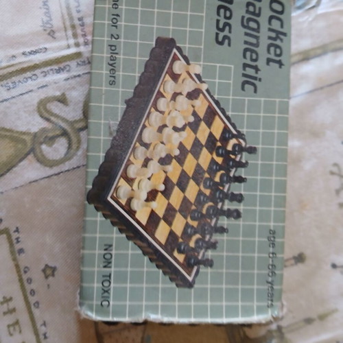 Magnetic pocket chess used, easy to carry