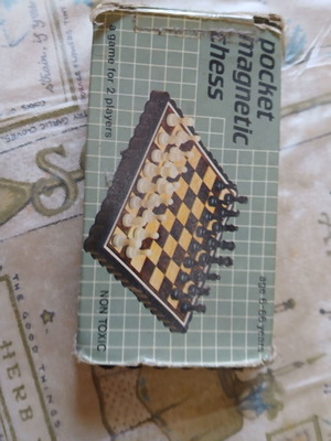 Magnetic pocket chess used, easy to carry