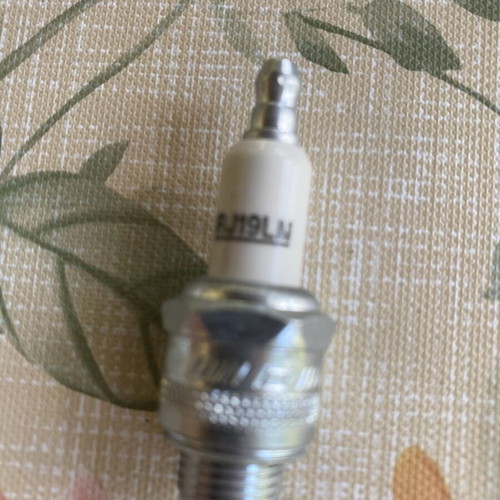 Champion J19LM spark plugs new, pack of 2 for small engines