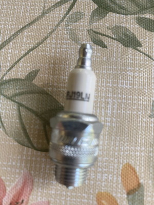 Champion J19LM spark plugs new, pack of 2 for small engines