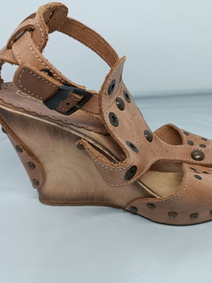 Кожени сандали на висок ток Carlo Pera употребявани, кафяви, номер 38