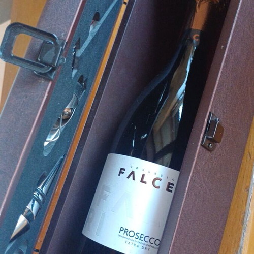 Wine box with leather cover and 5 tools, new