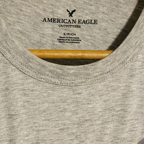 American Eagle cotton t-shirts like new, grey and navy blue set of two