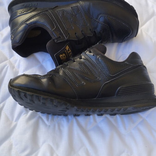 New Balance 574 sneakers size 39 like new, black with gold details