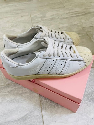 Adidas δερμάτινα παπούτσια 37,5 μεταχειρισμένα, πολύ καλή κατάσταση