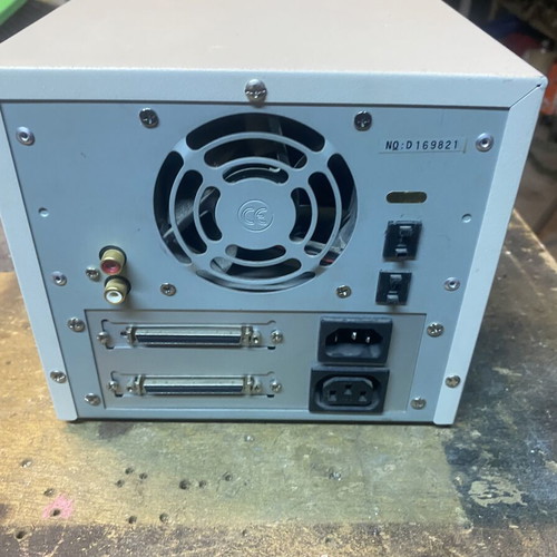 Tandberg Data DLT8000 professional SCSI tape drive