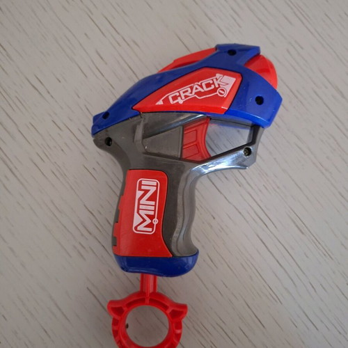 Nerf Zombie Strike Sidestrike Blaster used with two small Nerf and magazine