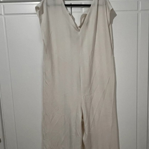 White Zara jumpsuit like new with thick stripe and bow