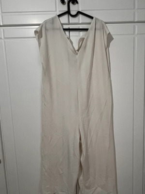 White Zara jumpsuit like new with thick stripe and bow