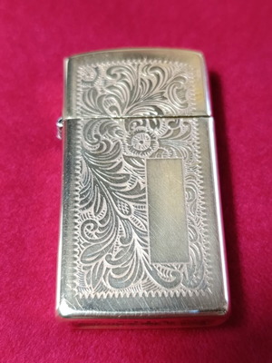 Αναπτήρας Zippo Slim Venetian μεταχειρισμένος, γυαλιστερό χρώμιο, μπρονζέ χρώμα