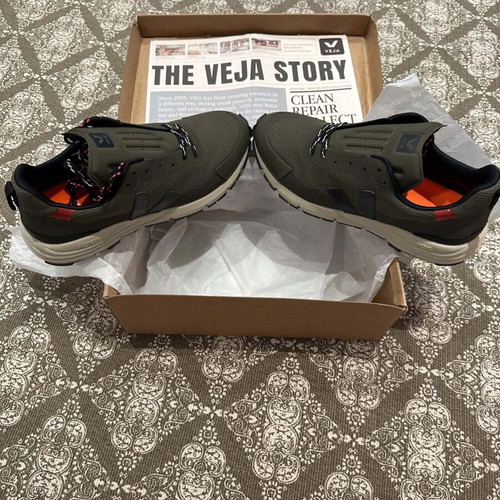 Veja sneakers size 42.5, black and khaki
