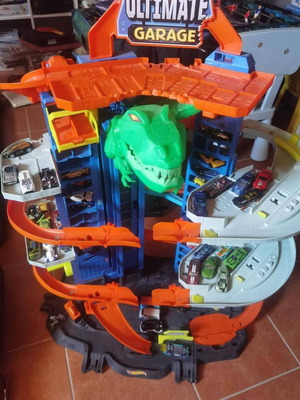 Hot Wheels City Ultimate Garage με 20 αυτοκινητάκια μεταχειρισμένο
