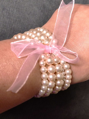 Bracelet 6 rows with pink pearls and organza ribbon like new