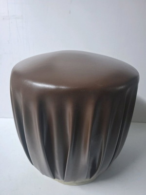 Σκαμπό δερμάτινο