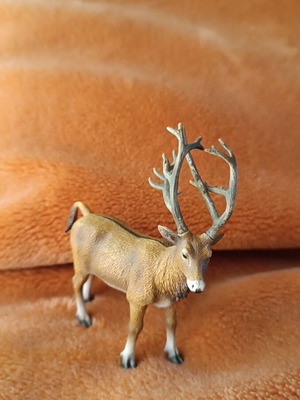 Reindeer miniature like new in excellent condition