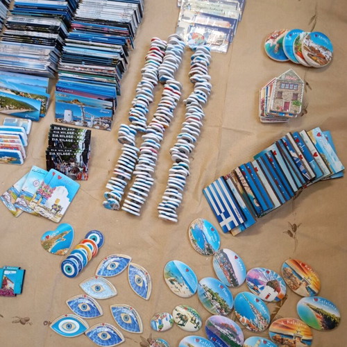 Tourist magnets new, pack of about 530 pieces