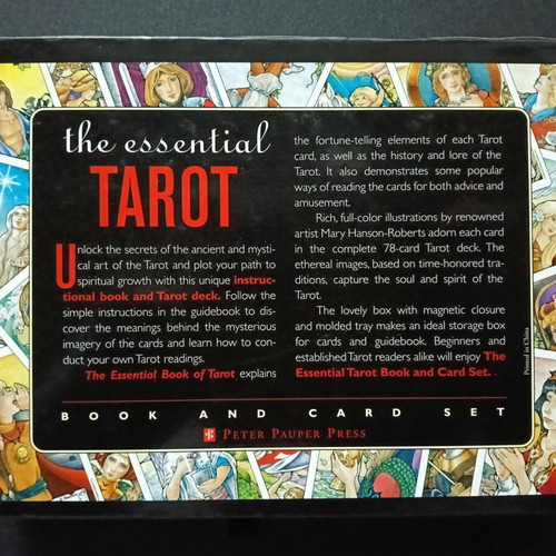 The Essential Tarot card deck by Rosalind Simmons like new book and card set