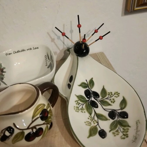 Olives set 5 pieces like new