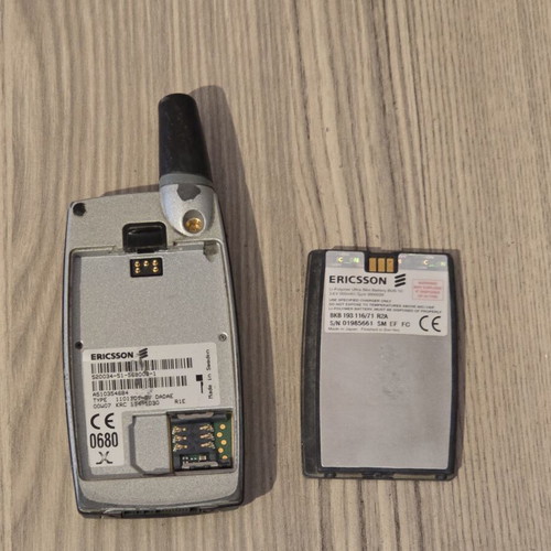 Ericsson T28s mobile phone for parts