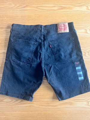 Levi’s black denim bermuda shorts size 34 new with tag