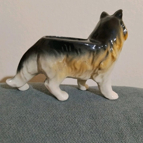 Porcelain collie dog figure used, bud vase