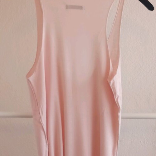 Sleeveless top with cut-out shoulders like new, pink