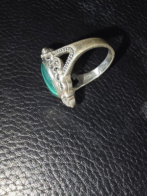 Women's silver ring like new