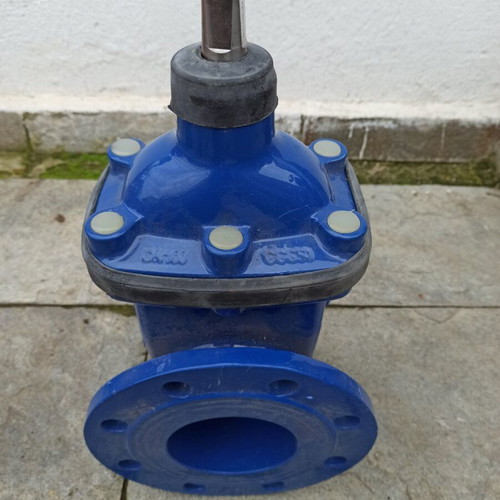 Valve DN 100 elastic sealing new, PN16 GGG50 flange connection