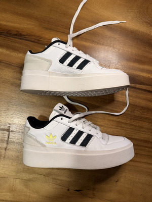 Adidas Originals Platform Sneakers EU 39 1/3 like new, white with black stripes