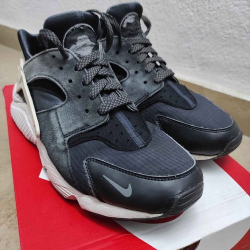 Nike Huarache athletic shoes used, size 42, black and white