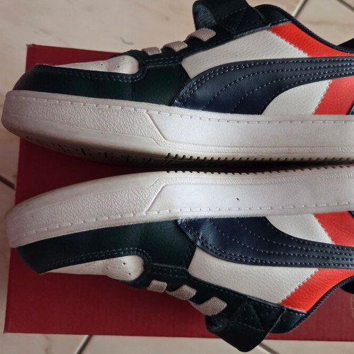 Puma sneakers for boys size 34 like new, white and green