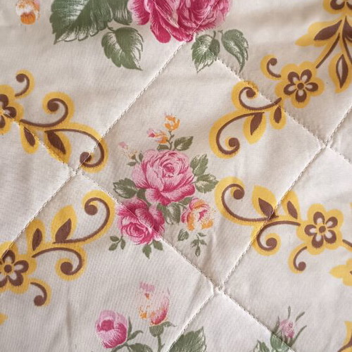 Vintage floral quilted bedspread, 1.50 x 2.00m, ecru with pink roses