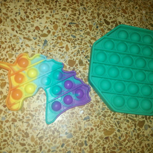 Fidget toys for kids like new, set of 8 pieces