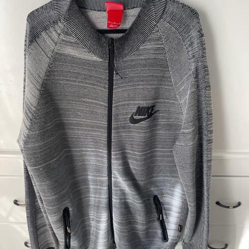 Nike men medium jacket like new, zebra pattern