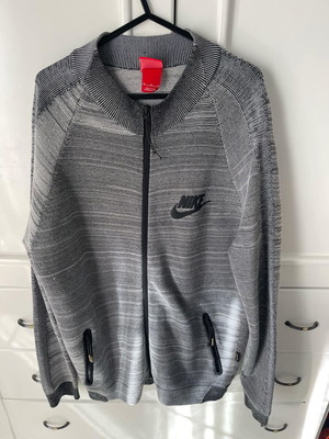 Nike men medium jacket like new, zebra pattern