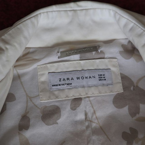 Zara Woman trench coat used, white, size Medium, with belt