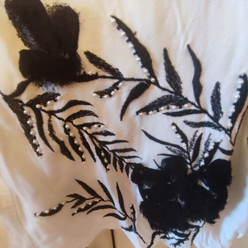 Zara shirt cotton embroidered with black thread and white pearls like new, oversized