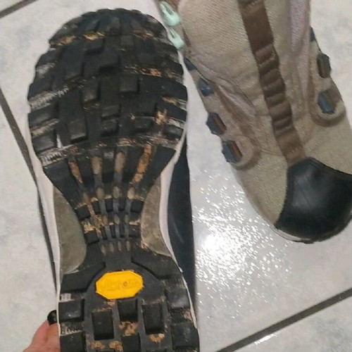 Trekking shoes used, waterproof and anti-slip, size 38, beige brown