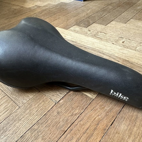 Bicycle saddle used