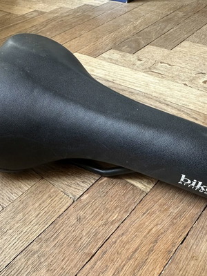Bicycle saddle used