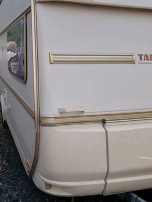 Caravan with new awning, air conditioning, TV, fridge, mattresses and 3x6 gazebo