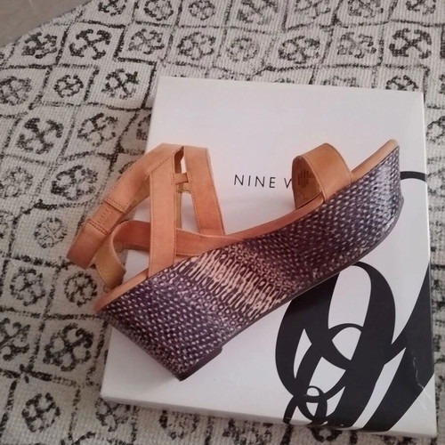 Nine West suede platform sandals size 38.5 like new, tabac color